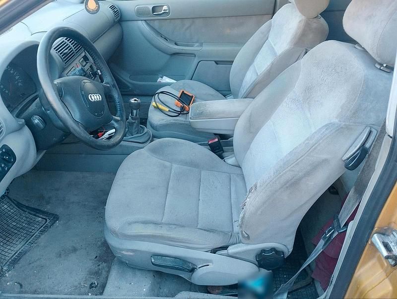 Gebraucht Audi A3 125 PS (91 kW) 1997 Gold Kleinwagen