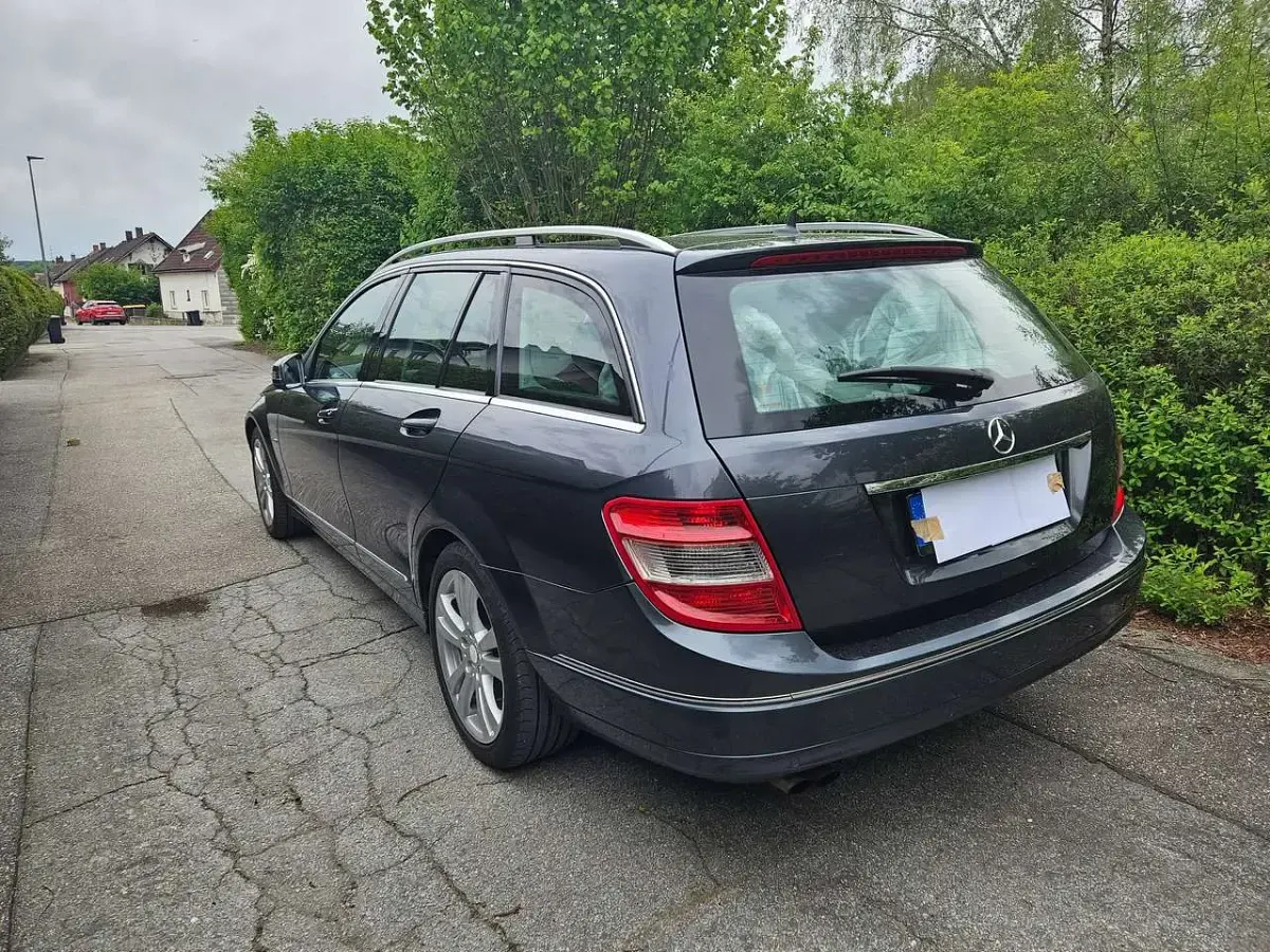 Gebraucht Mercedes C180 Elegance 156 PS (114 kW) 2010 Grau Kombi