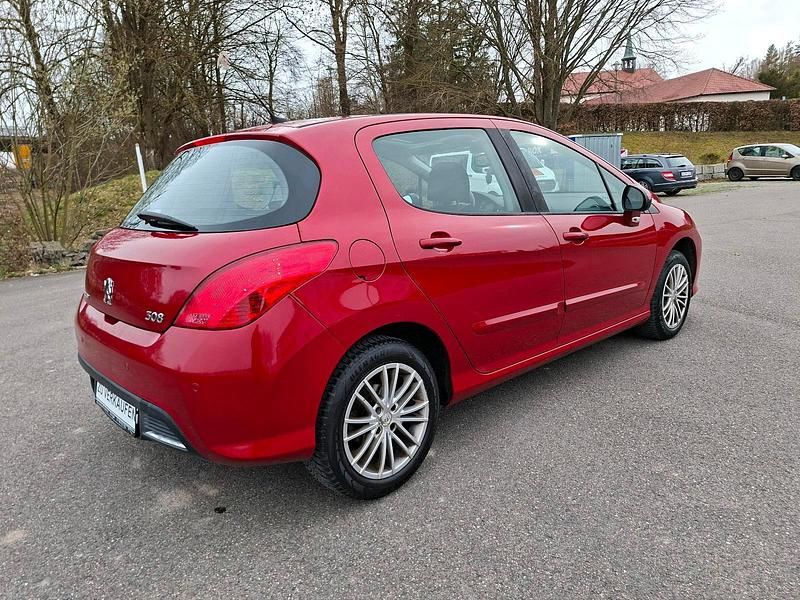 Gebraucht Peugeot 308 109 PS (80 kW) 2010 Rot Limousine