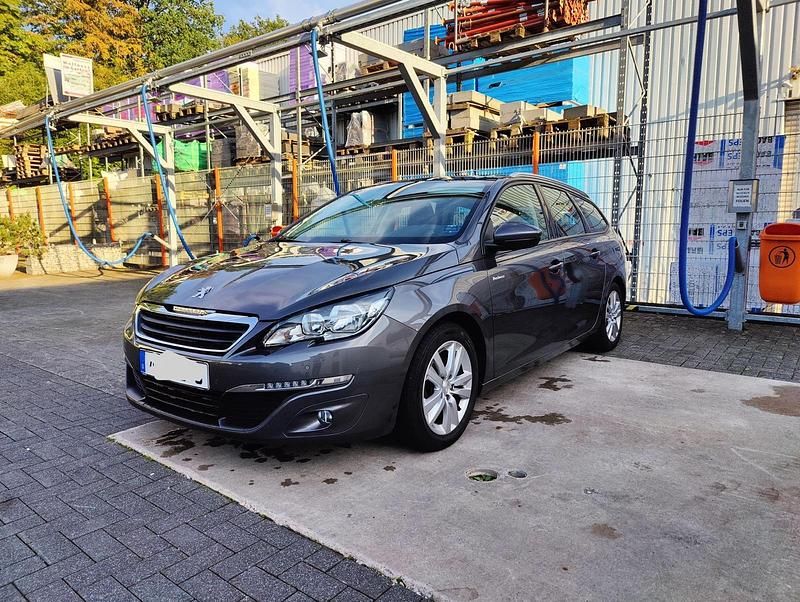 Grau Gebraucht 2016 Peugeot 308 Kombi | 6.999 € (Fairer Preis) - Bild 1/4