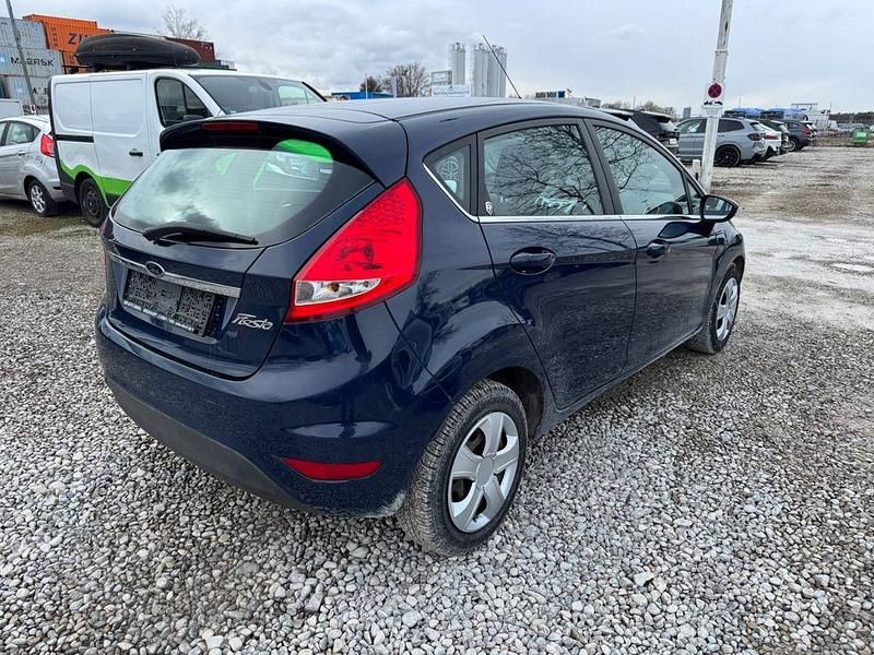 Gebraucht Ford Fiesta Ghia 97 PS (71 kW) 2010 Blau Kleinwagen