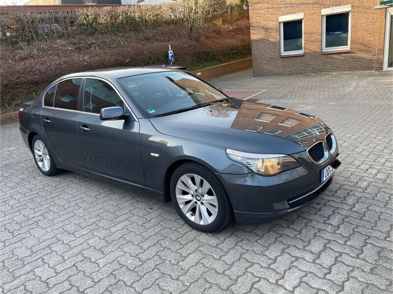 Grau Gebraucht 2008 BMW 520 Limousine | 5.500 € (Fairer Preis) - Bild 1/4
