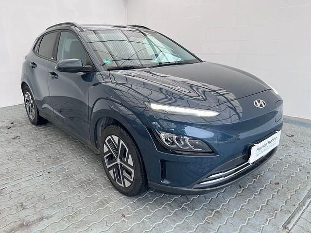 Gebraucht Hyundai Kona Trend 100 kW (136 PS) 2021 Andere farbe SUV