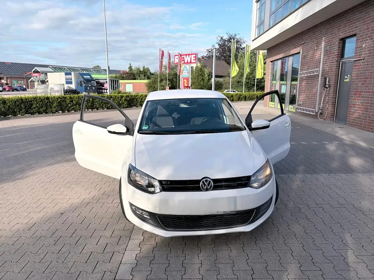 Gebraucht VW Polo 75 PS (55 kW) 2015 Weiß Kombi