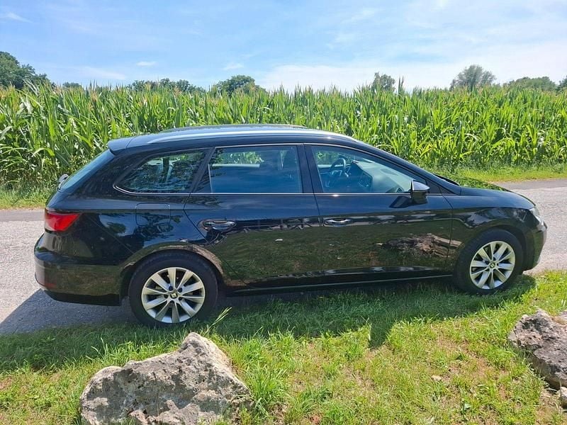 Schwarz Gebraucht 2019 Seat Leon Style Kombi | 10.700 € (Guter Preis) - Bild 1/4