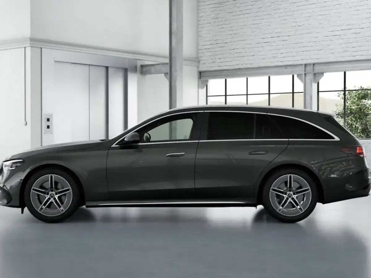 Usata Mercedes E450 AMG 381 CV (280 kW) 2025 Grigio Station wagon