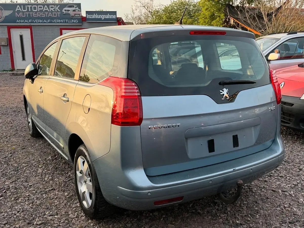 Gebraucht Peugeot 5008 Active 156 PS (114 kW) 2012 Van / Kleinbus