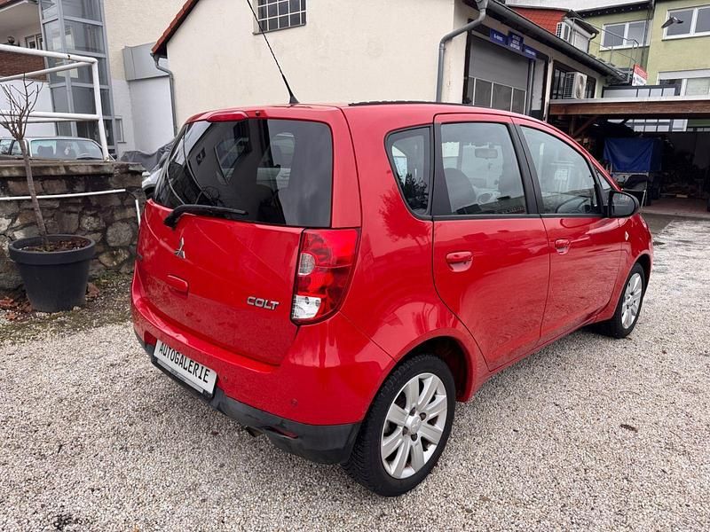 Gebraucht Mitsubishi Colt Invite 95 PS (69 kW) 2009 Rot Kleinwagen