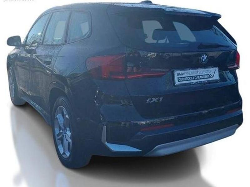 Gebraucht BMW iX1 xLine 230 kW (313 PS) 2022 Schwarz ii/bonnet fluid black SUV