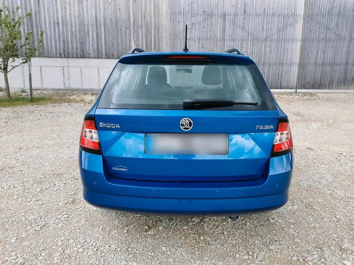 Gebraucht Skoda Fabia Ambition 95 PS (69 kW) 2018 Blau Kombi