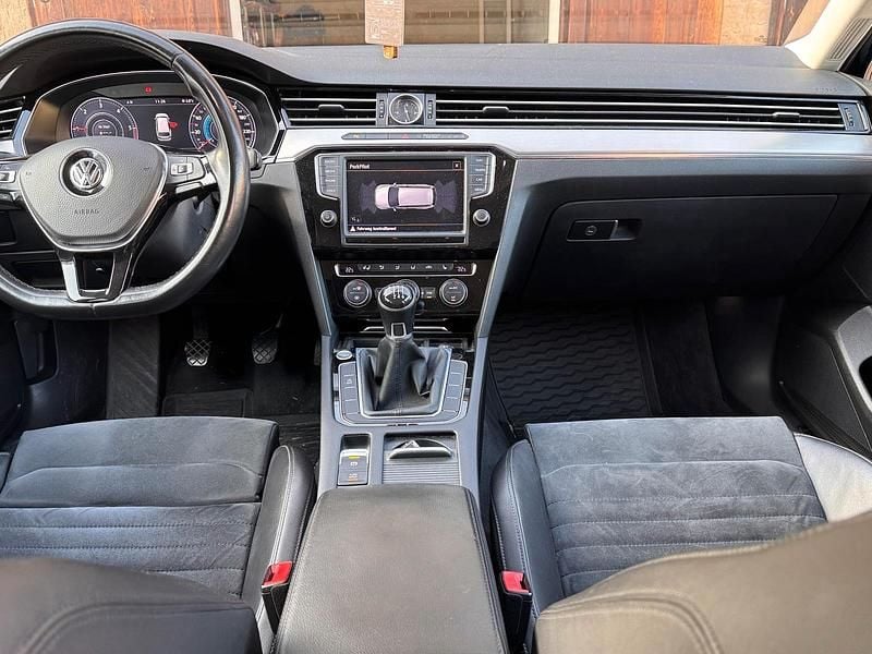 Gebraucht VW Passat Highline 150 PS (110 kW) 2015 Schwarz Kombi