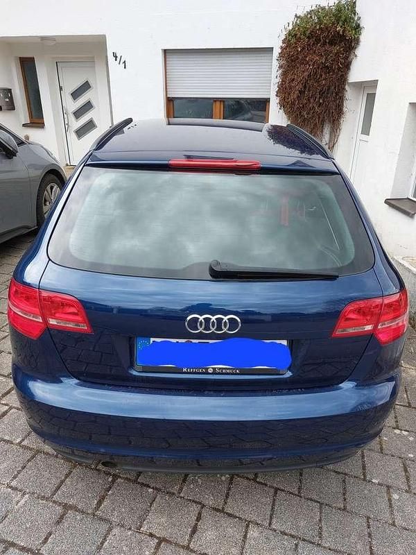 Gebraucht Audi A3 Attraction 105 PS (77 kW) 2013 Blau Kombi