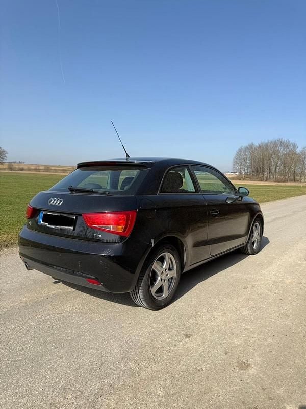 Gebraucht Audi A1 Premium 105 PS (77 kW) 2011 Schwarz Kleinwagen