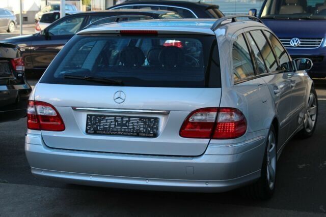 Gebraucht Mercedes E500 Avantgarde 306 PS (225 kW) 2003 Silber metallic Kombi