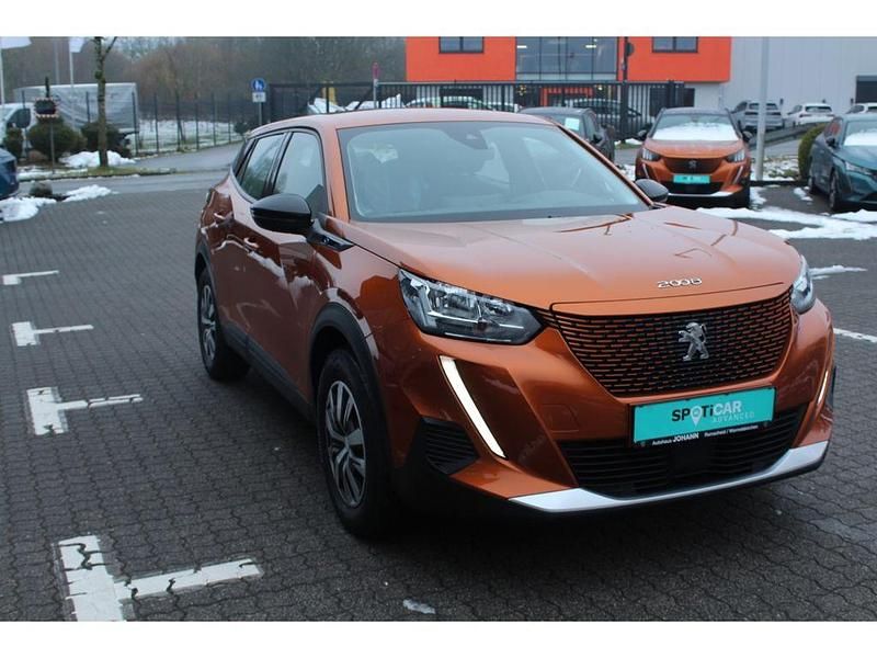 Gebraucht Peugeot e-2008 Active 100 kW (136 PS) 2022 Fusion) (orange SUV
