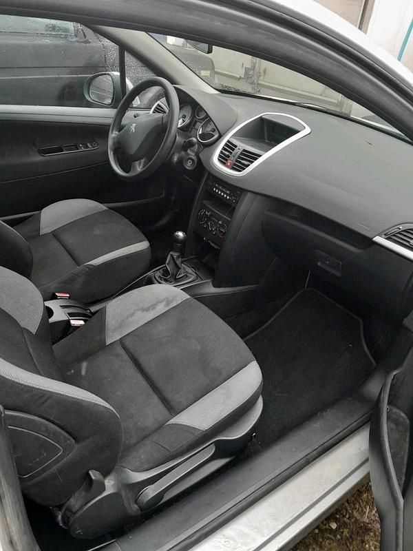 Gebraucht Peugeot 207 2006 Silber Limousine