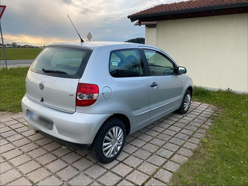 Usata VW Fox 75 CV (55 kW) 2009 Argento Utilitaria