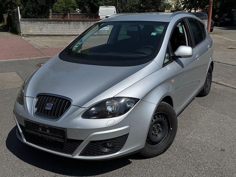 Silber Gebraucht 2013 Seat Altea XL Copa Van / Kleinbus | 3.333 € (Guter Preis) - Bild 1/4