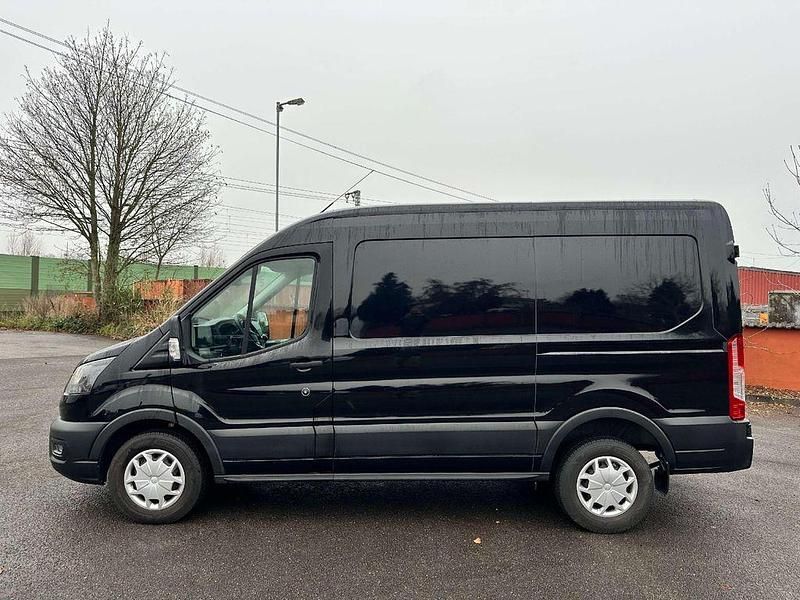 Gebraucht Ford Transit Trend 170 PS (125 kW) 2023 Schwarz Van / Kleinbus