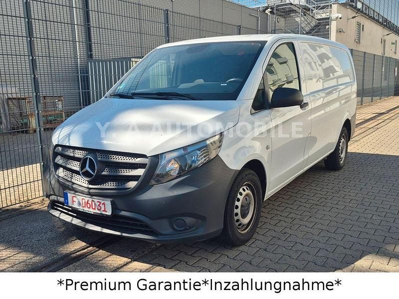 Weiß Gebraucht 2021 Mercedes Vito Van / Kleinbus | 16.999 € (Guter Preis) - Bild 1/4