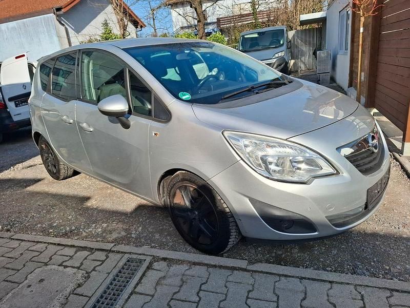 Gebraucht Opel Meriva 101 PS (74 kW) 2012 Van / Kleinbus