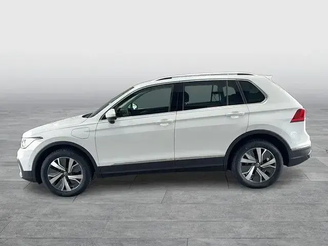 Gebraucht VW Tiguan Life 245 PS (180 kW) 2023 Weiß SUV