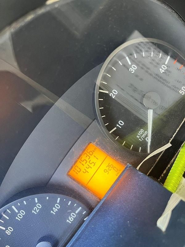 Gebraucht Mercedes Sprinter 163 PS (119 kW) 2018 Grau Van