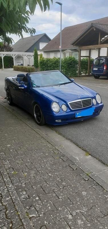 Blau Gebraucht 2001 Mercedes 200 Cabrio | 5.000 € (Guter Preis) - Bild 1/4