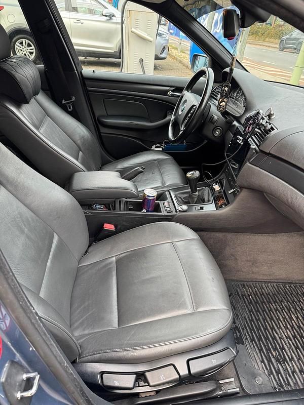 Gebraucht BMW 320 150 PS (110 kW) 2005 Andere farben Limousine