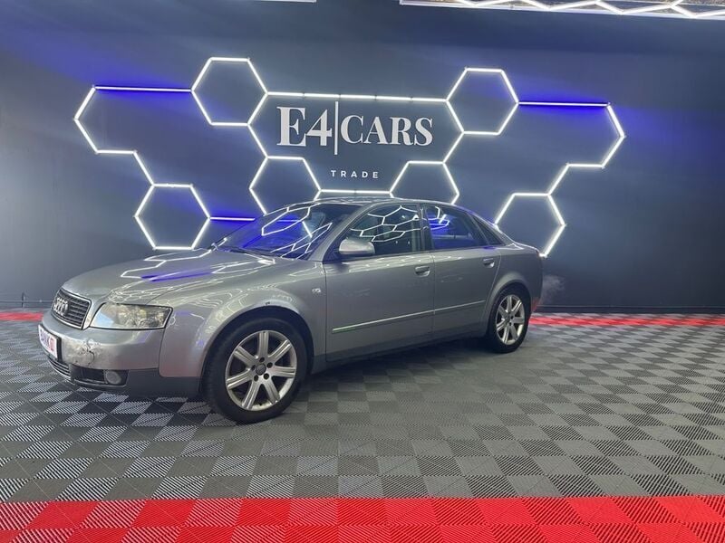 Silber Gebraucht 2002 Audi A4 Ambiente Limousine | 1.790 € (Guter Preis) - Bild 1/4