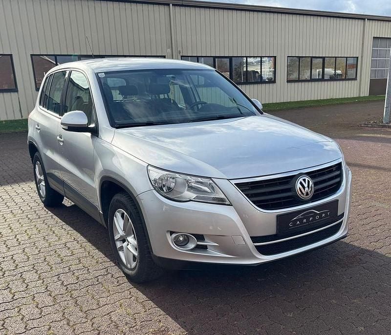 Gebraucht VW Tiguan Trendline 140 PS (102 kW) 2007 Silber SUV