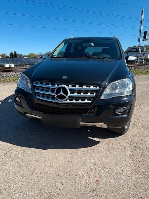 Gebraucht Mercedes ML450 306 PS (225 kW) 2010 Schwarz SUV