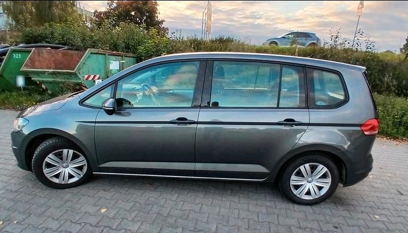 Gebraucht VW Touran 110 PS (80 kW) 2016 Grau Van / Kleinbus