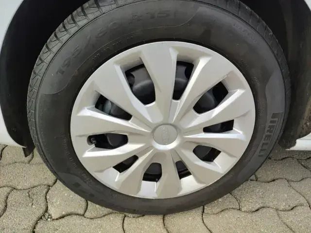 Gebraucht Ford Fiesta Cool & Connect 75 PS (55 kW) 2022 Frostweiß Kleinwagen