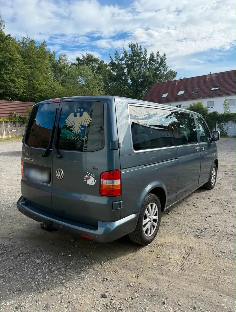 Gebraucht VW Caravelle 179 PS (131 kW) 2007 Grau Van