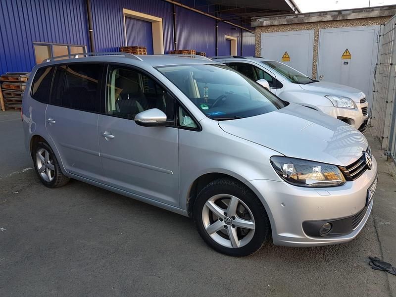 Silber Gebraucht 2013 VW Touran Van / Kleinbus | 6.750 € (Superpreis) - Bild 1/4