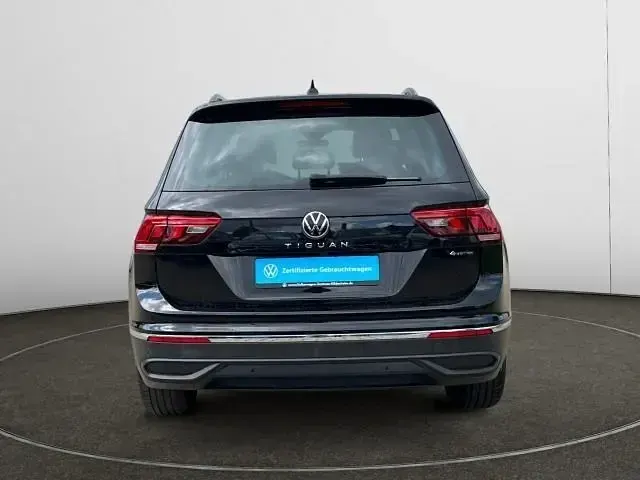 Gebraucht VW Tiguan Sport 190 PS (139 kW) 2022 Deep black perleffekt SUV
