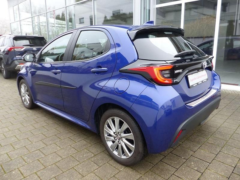 Gebraucht Toyota Yaris 125 PS (91 kW) 2023 Schwarz Limousine