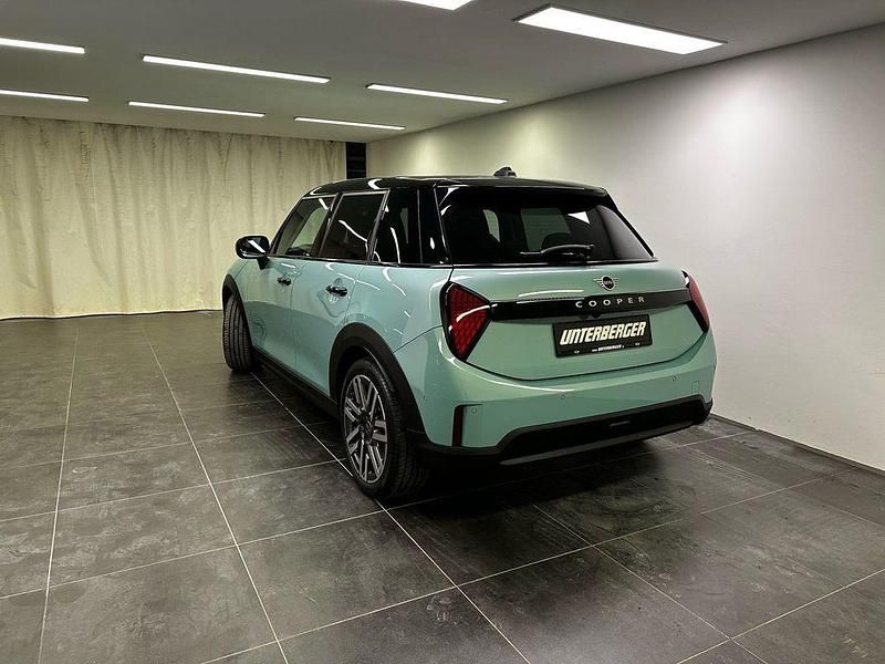 Gebraucht Mini Cooper Classic 156 PS (114 kW) 2025 Grün Kleinwagen