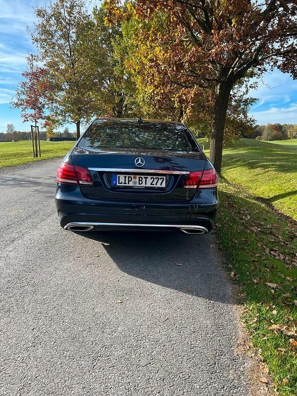 Gebraucht Mercedes E300 AMG 231 PS (169 kW) 2015 Blau Limousine
