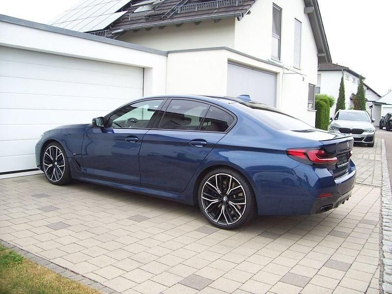 Używany BMW M550 Performance 530 KM (389 kW) 2020 Niebieski Sedan/Limuzyna