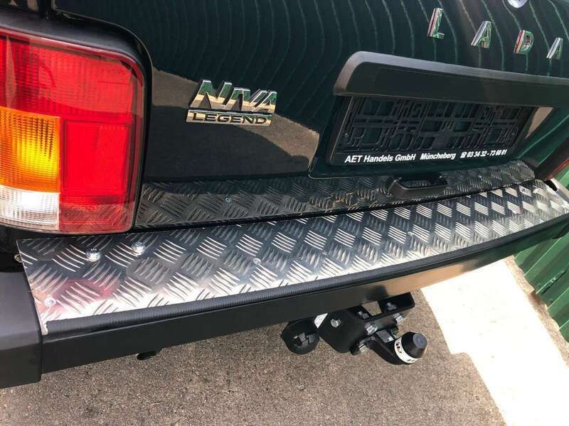 Neu Lada niva 83 PS (61 kW) 2025 Grün (316) SUV