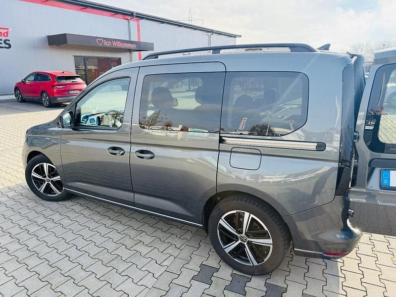 Gebraucht VW Caddy Life 114 PS (83 kW) 2021 Grau Van / Kleinbus