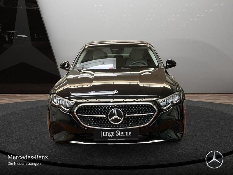 Usado Mercedes E200 Advanced 204 CV (150 kW) 2025 Negro Berlina