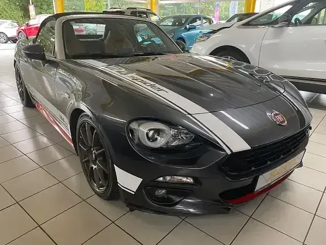 Gebraucht Fiat 124 Spider Lusso 140 PS (102 kW) 2019 Meteor grey Cabrio
