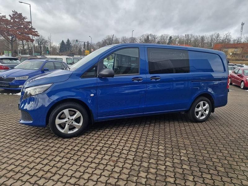 Gebraucht Mercedes Vito 163 PS (119 kW) 2017 Blau Van