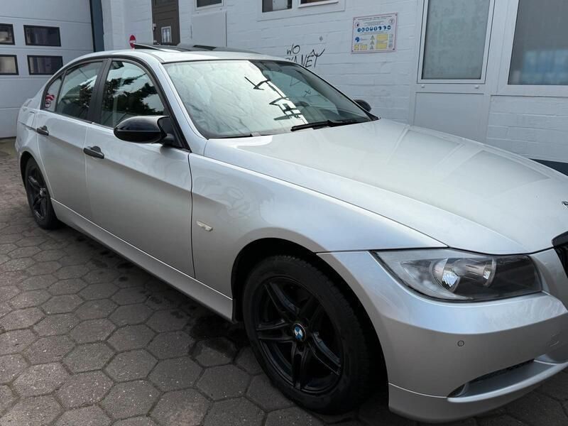 Silber Gebraucht 2005 BMW 320 Limousine | 4.900 € (Etwas zu teuer) - Bild 1/4