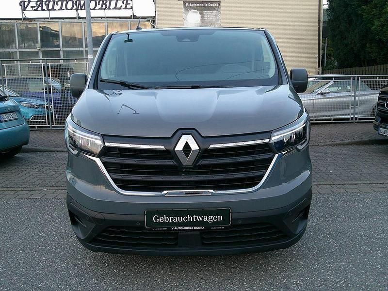 Gebraucht Renault Trafic Komfort 150 PS (110 kW) 2022 Grau Van / Kleinbus