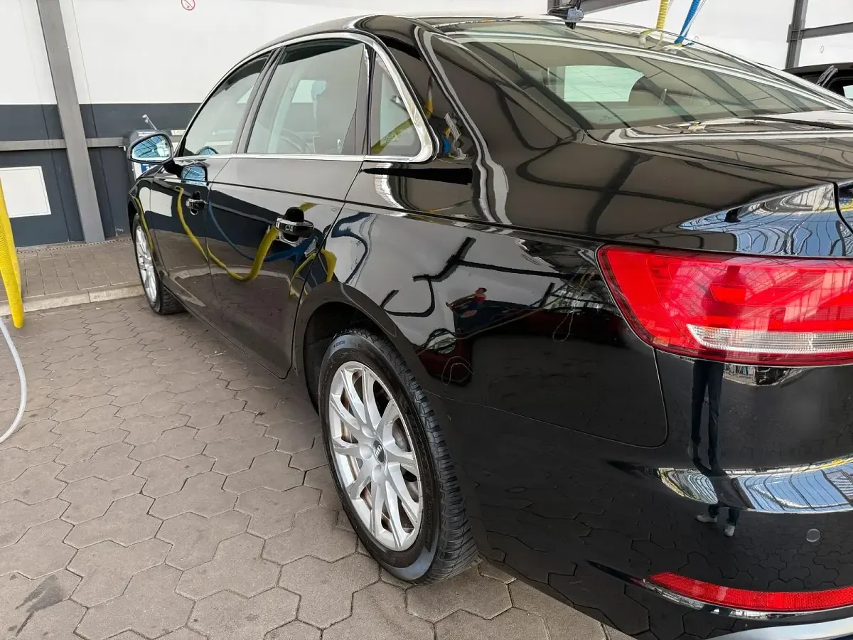 Gebraucht Audi A4 150 PS (110 kW) 2018 Schwarz Limousine
