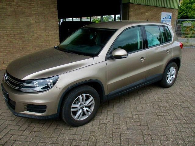 Gebraucht VW Tiguan Trendline 122 PS (89 kW) 2015 Beige SUV